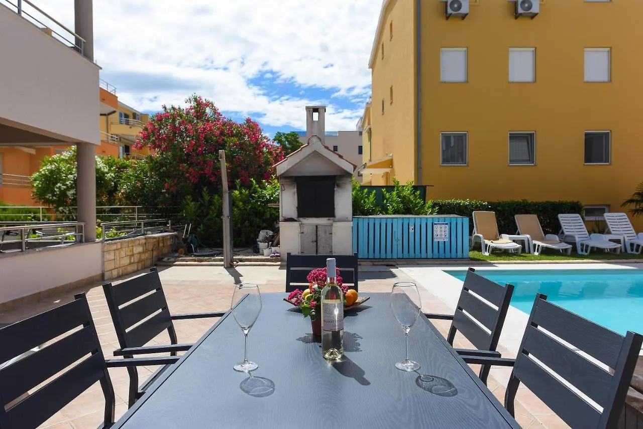 Sunset Beach Suites Kozino Apartment