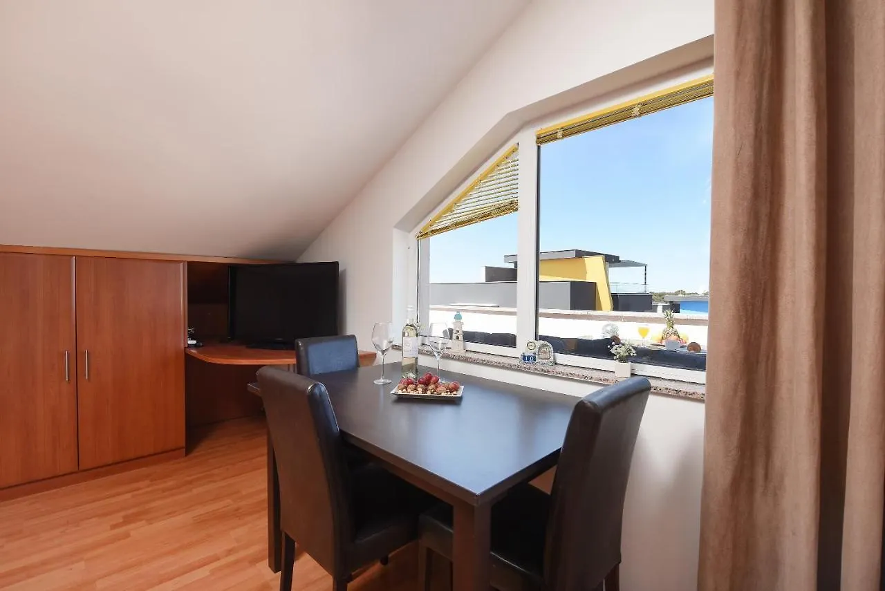 Sunset Beach Suites Kozino