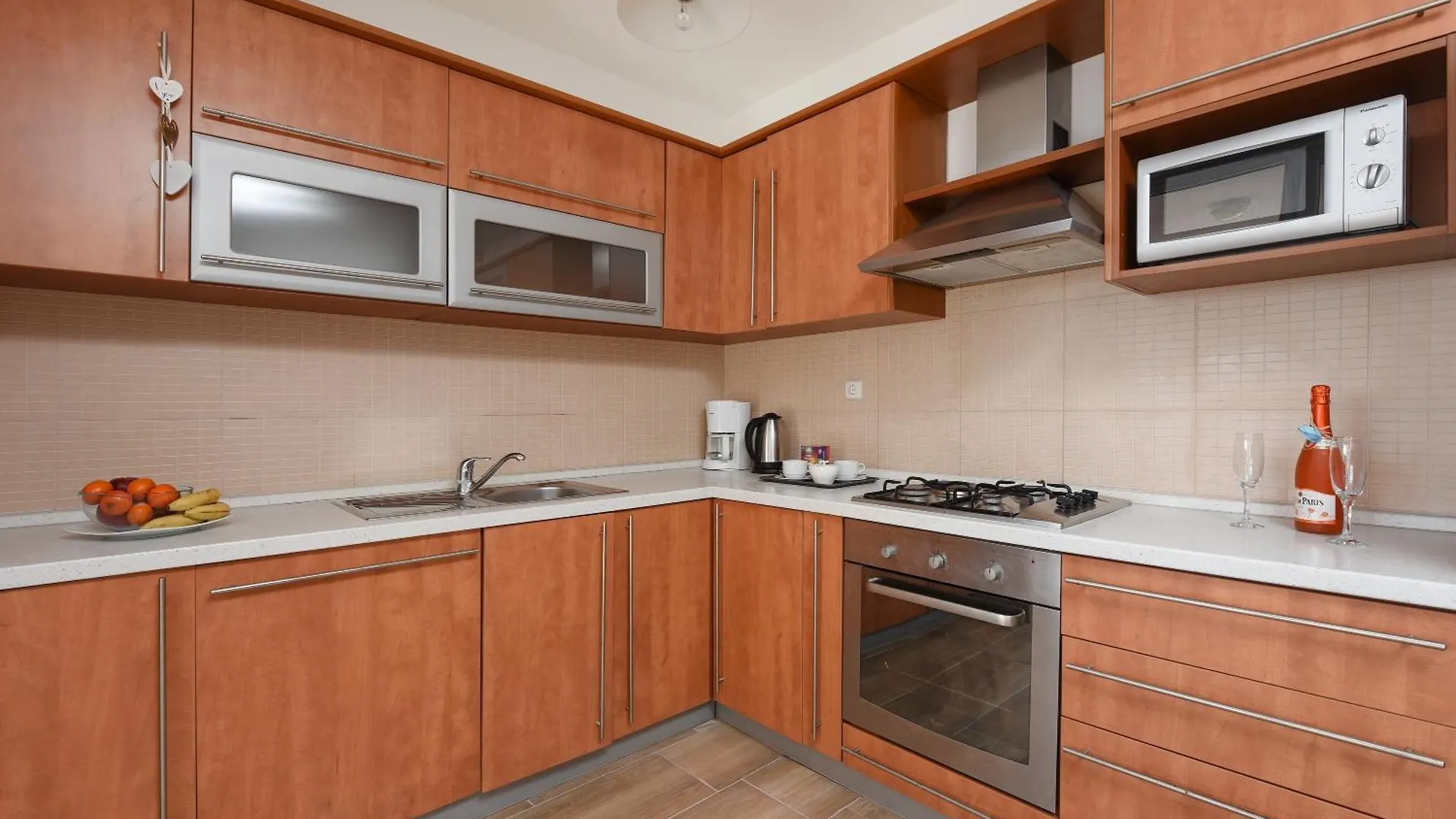 Sunset Beach Suites Kozino