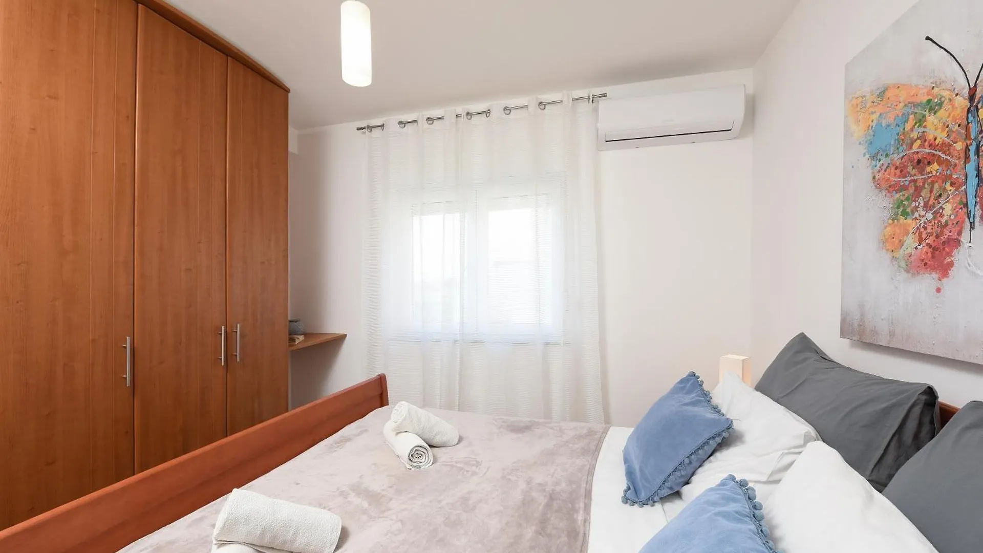 Sunset Beach Suites Kozino Apartment